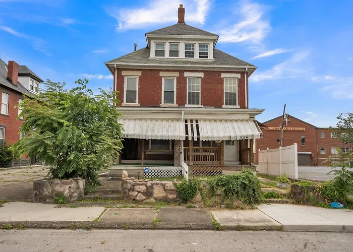 Modern Home, 8 Min To Airport And 5 Min To Osu Сasa de vacaciones Columbus