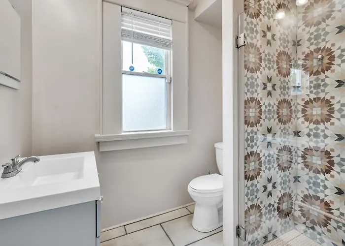 Modern Home, 8 Min To Airport And 5 Min To Osu Сasa de vacaciones